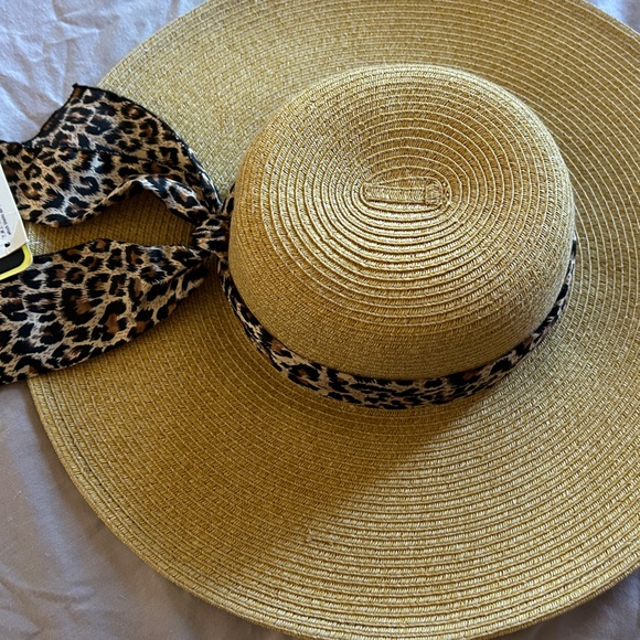 Big sun hat with leopard tie detail - Picture 8 of 8